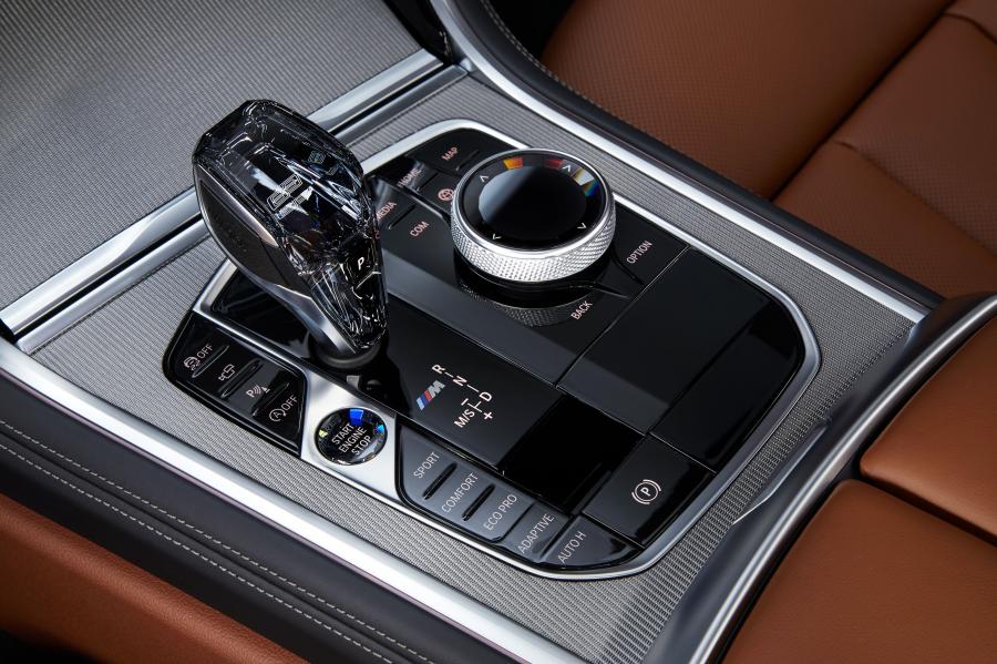 Детали интерьера BMW M850i xDrive (G15) 2018 года  (WW) (фото 71 из 88)